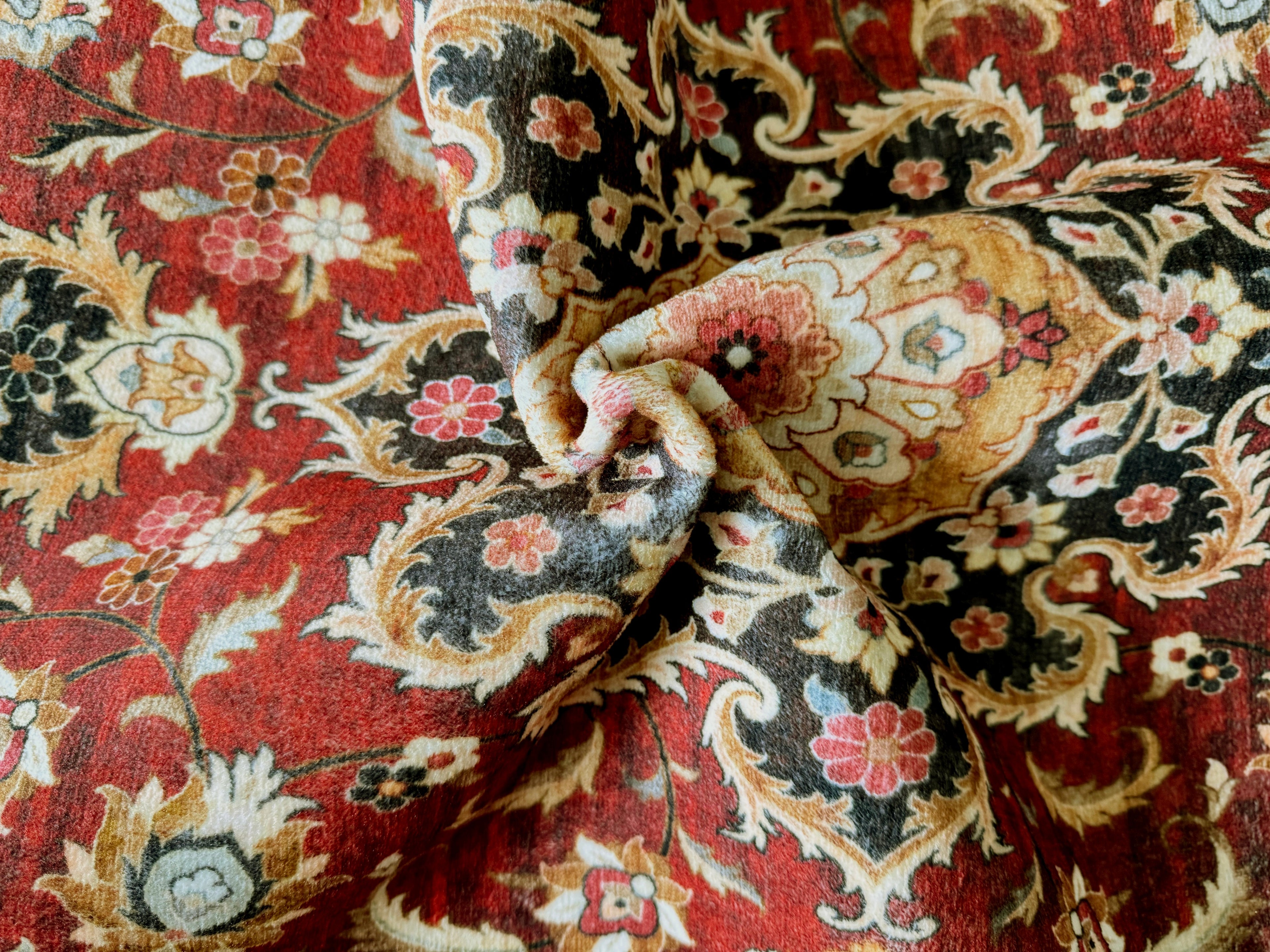 GLN Rugs Aphrodite - Machine Washable Area Rug - Red/Gold Home Rug